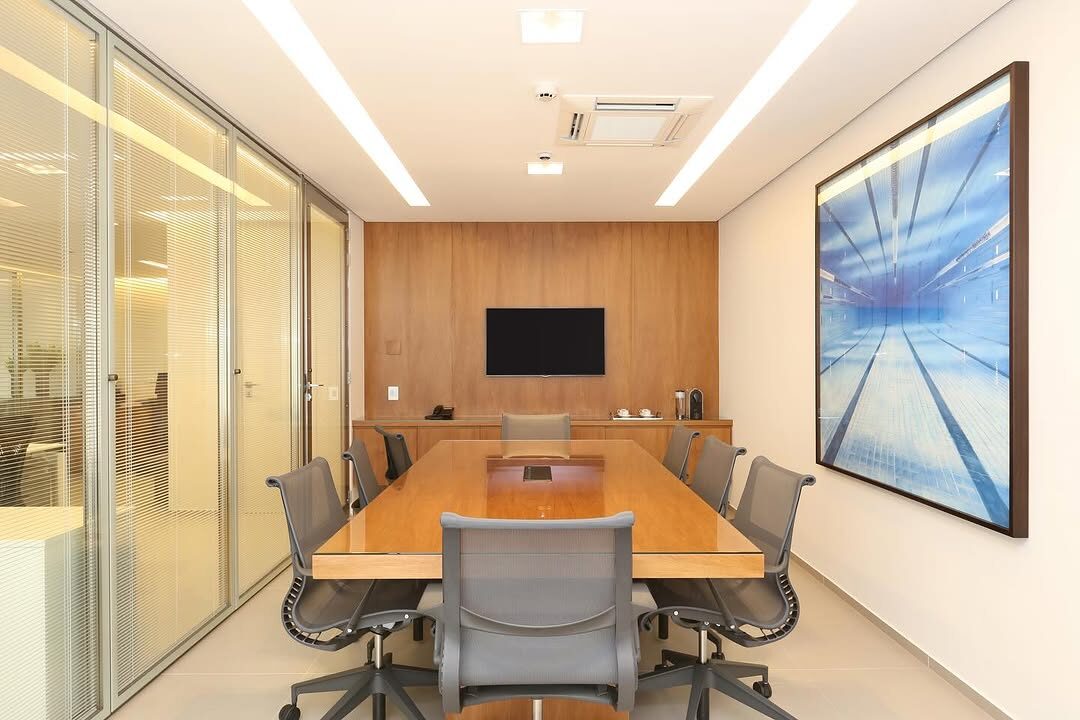 Sala de reunião com obra de arte, Escritório Familiar